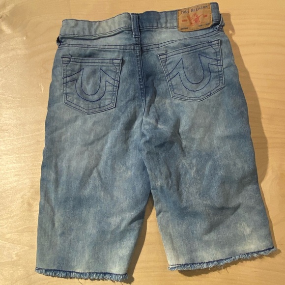 True Religion Geno Distressed Denim Shorts size 14 (LW) - Picture 8 of 10